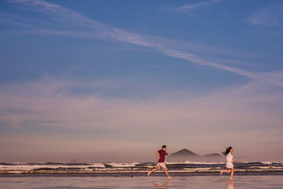 ensaio casal na praia - praia de Bertioga - Pré -Wedding na Praia - Lais & Thiago ensaio casal na praia - praia de Bertioga - Pré -Wedding na Praia - Lais & Thiago