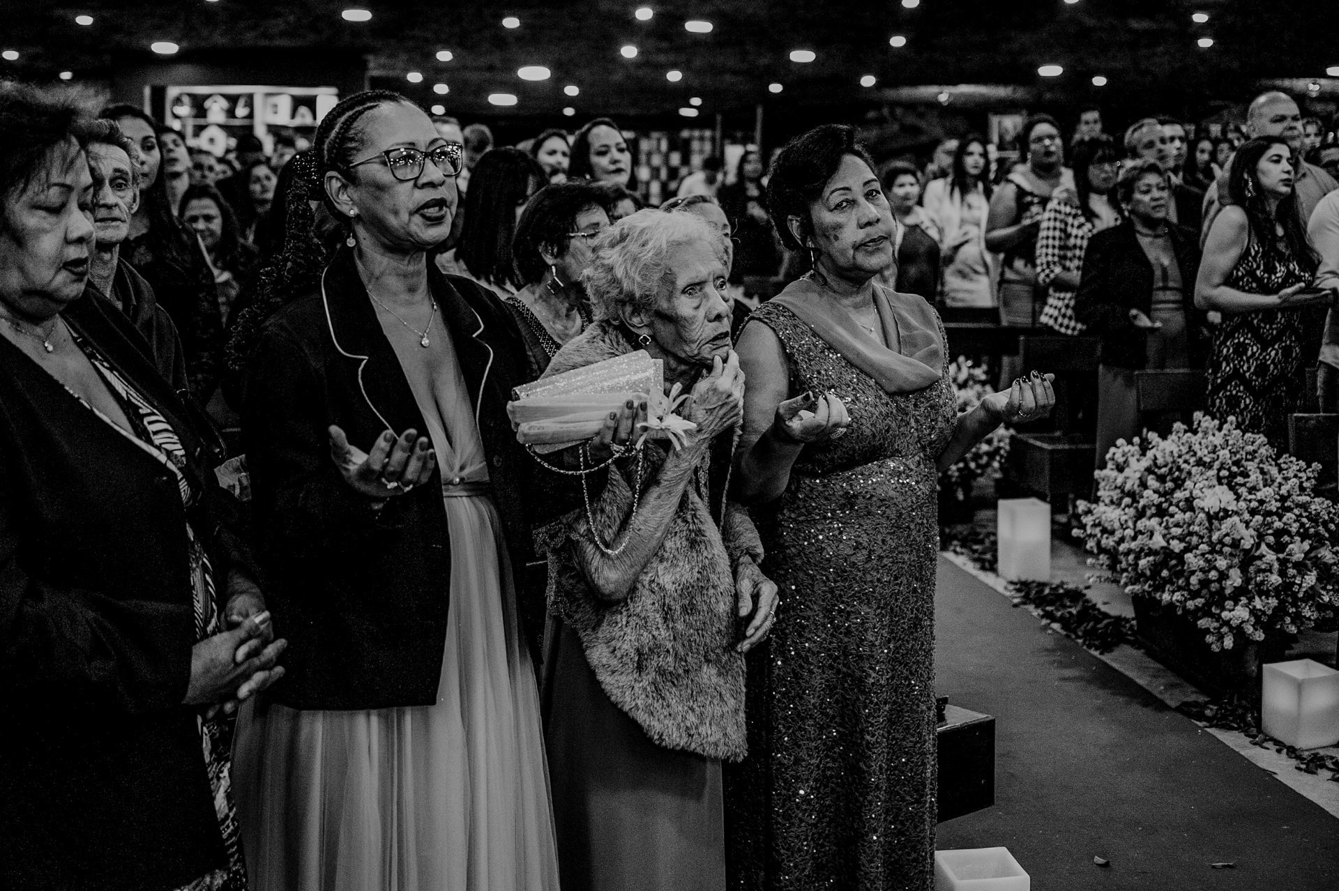 Foto Casamento na igreja - Casamento na Gruta Alphaville - são paulo - Nicolli + Leonardo Foto Casamento na igreja - Casamento na Gruta Alphaville - são paulo - Nicolli + Leonardo - Imagem 17